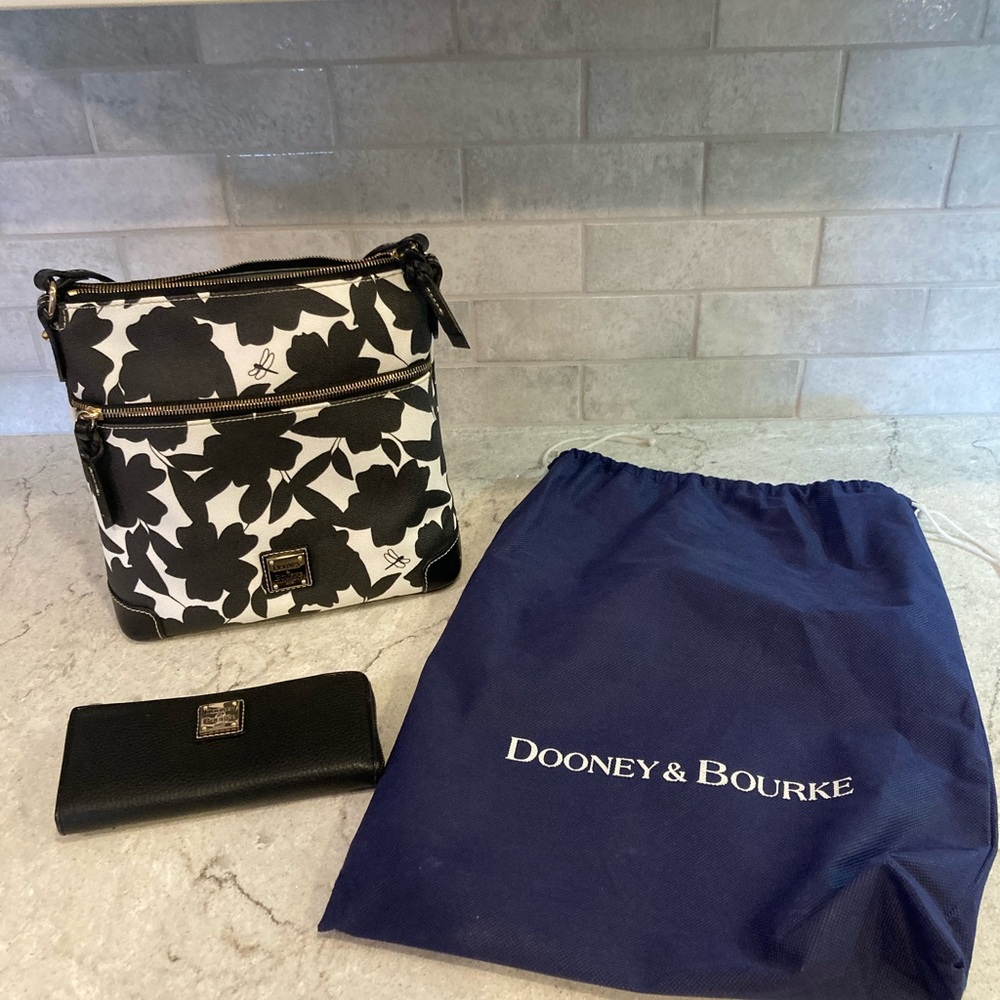 Dooney & Bourke Black and White Floral Women's Bag with Black wallet